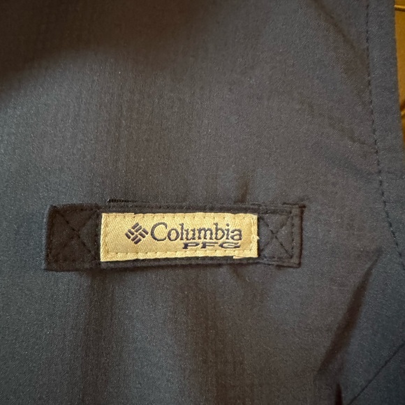 Columbia Sleeveless Button-Down Shirt - Navy Blue, Worn Once!!! - Picture 3 of 4